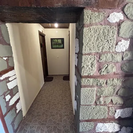 πέτρινο όραμα Πανσιόν 4*